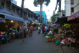 busy in the cities of Vietnam MARKETS GALORE