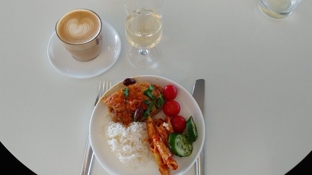 Qantas Business Class Lounge Sydney International