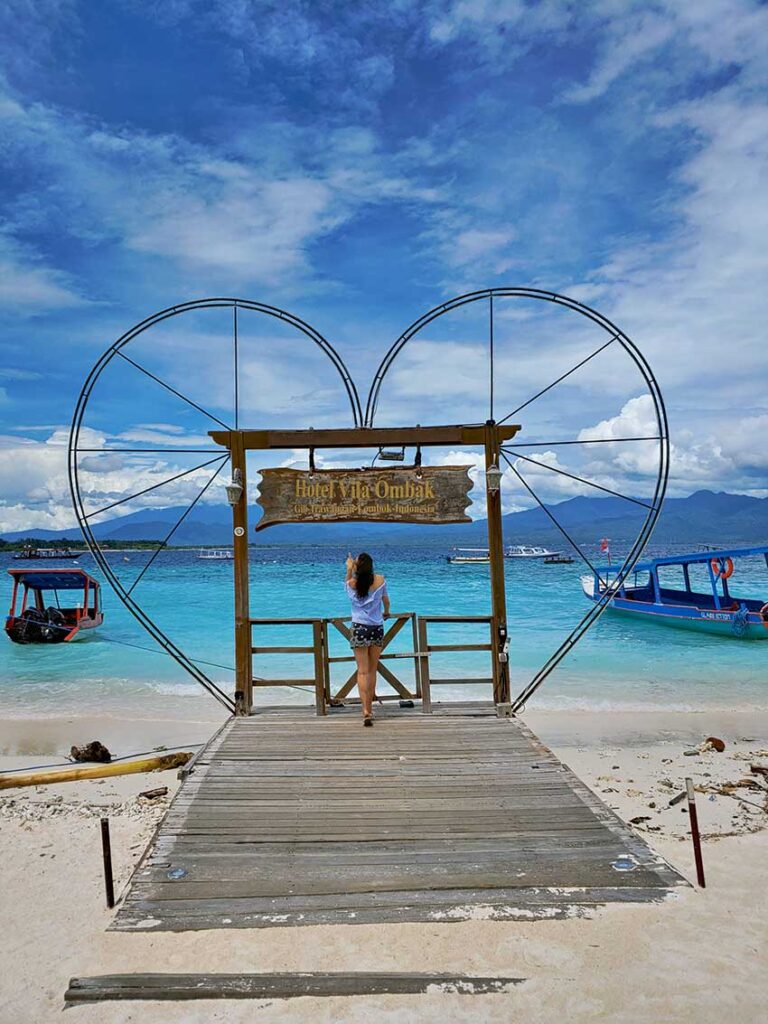Vila Ombak love heart sign Gili Trawangan Only1invillage