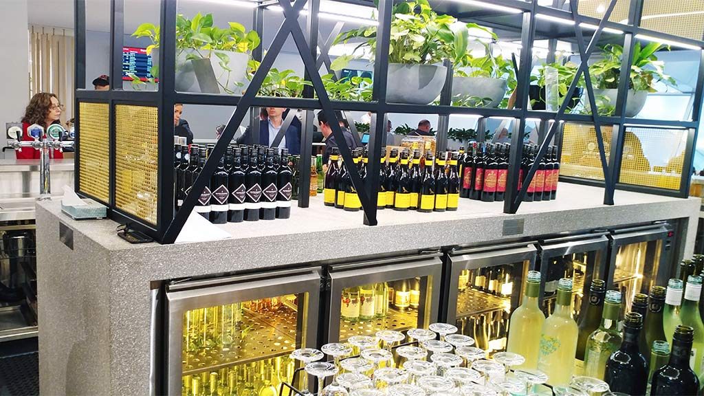 Qantas domestic business lounge Melbourne Airport