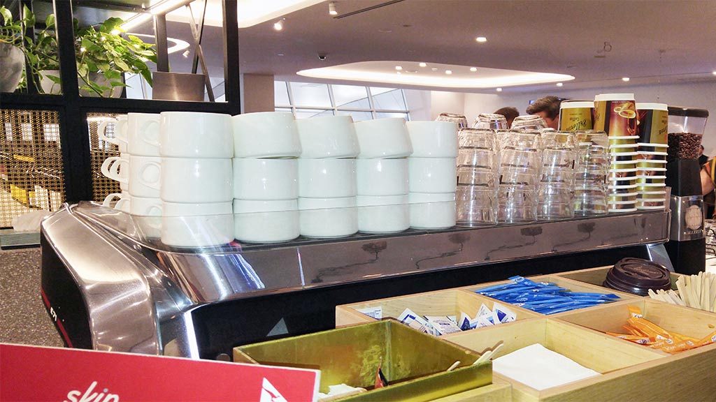 Qantas domestic business lounge Melbourne Airport