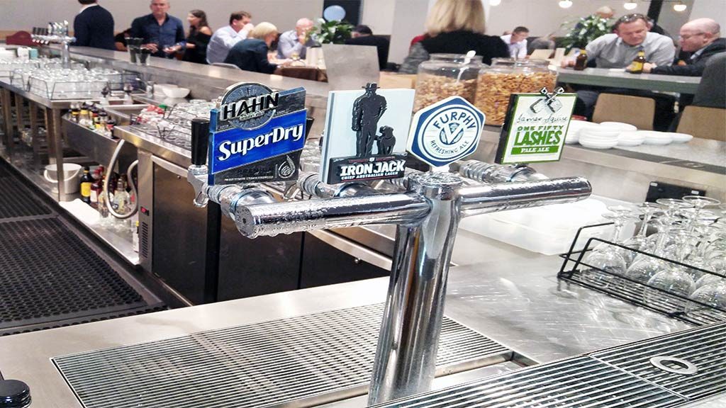 Qantas domestic business lounge Melbourne Airport