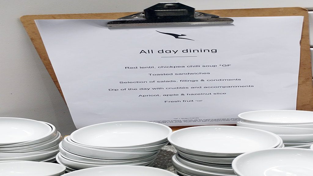 Qantas domestic business lounge Melbourne Airport