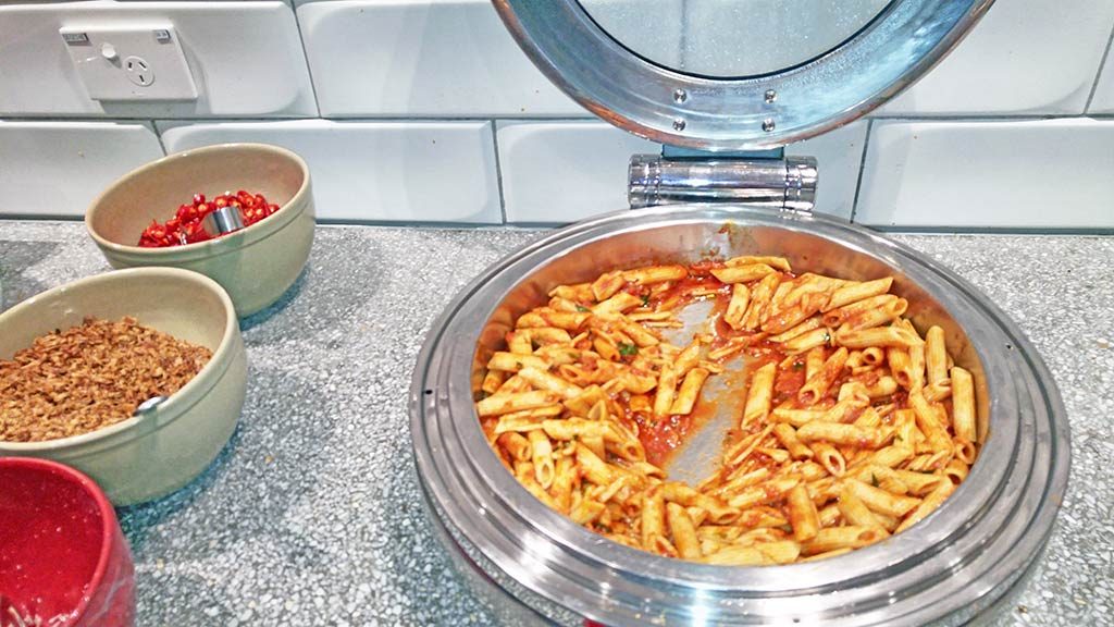 Qantas domestic business lounge Melbourne Airport