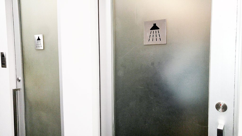 Qantas domestic business lounge Melbourne Airport