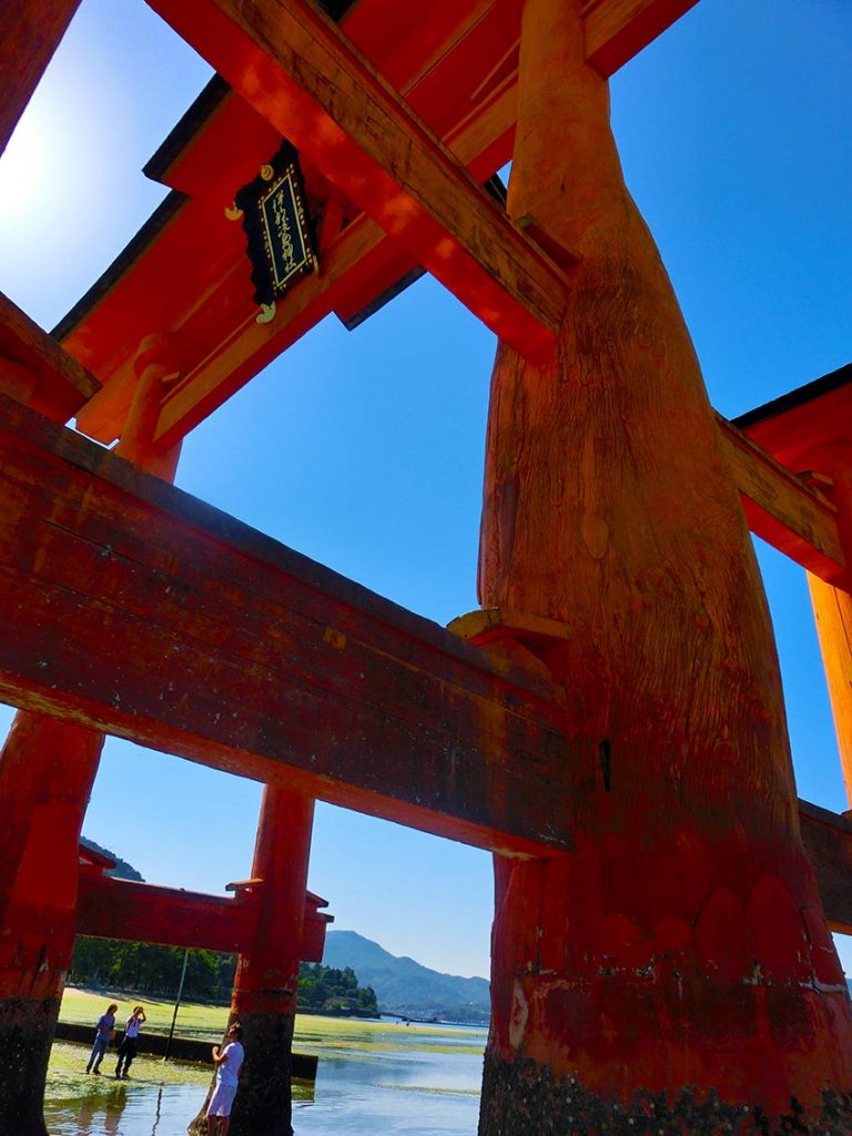 incredible 2 week trip to Japan itinerary Otorri huge gate Miyajima Island