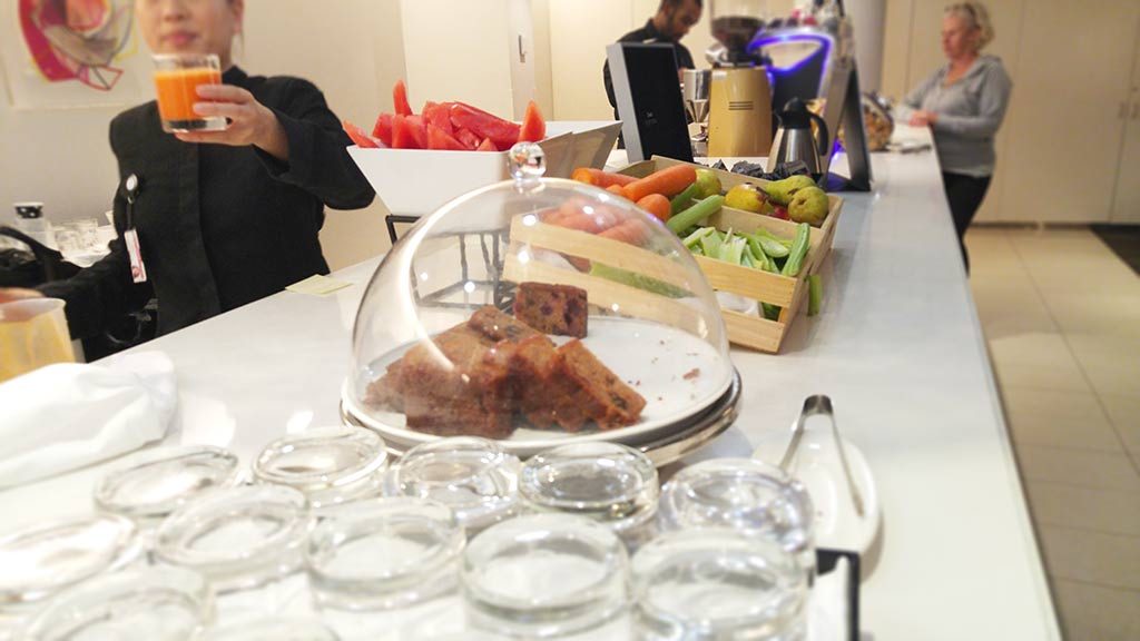 Qantas business class lounge Melbourne International review only1invillage