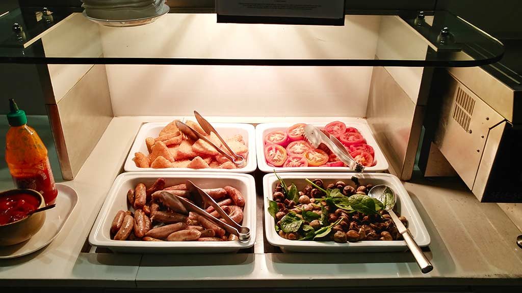 Qantas business class lounge Melbourne International review only1invillage