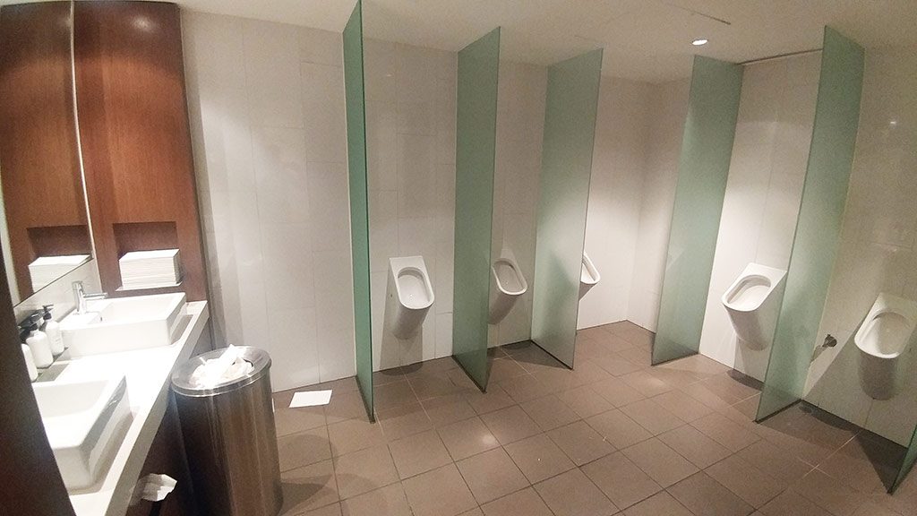 Qantas business class lounge Melbourne International review only1invillage