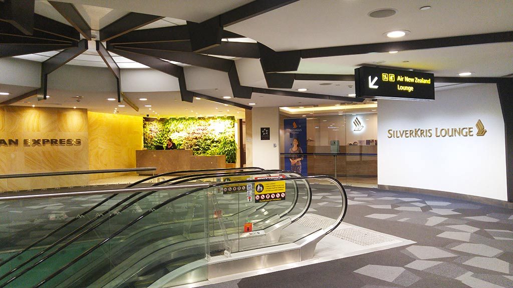 Qantas business class lounge Melbourne International review only1invillage