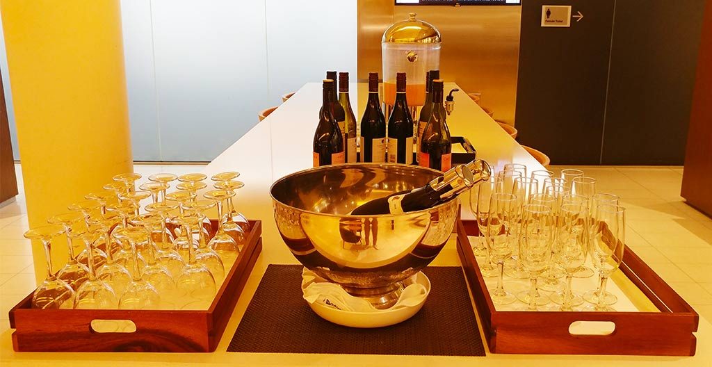 Qantas business class lounge Melbourne International review only1invillage