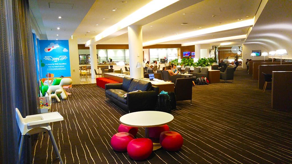Qantas business class lounge Melbourne International review only1invillage
