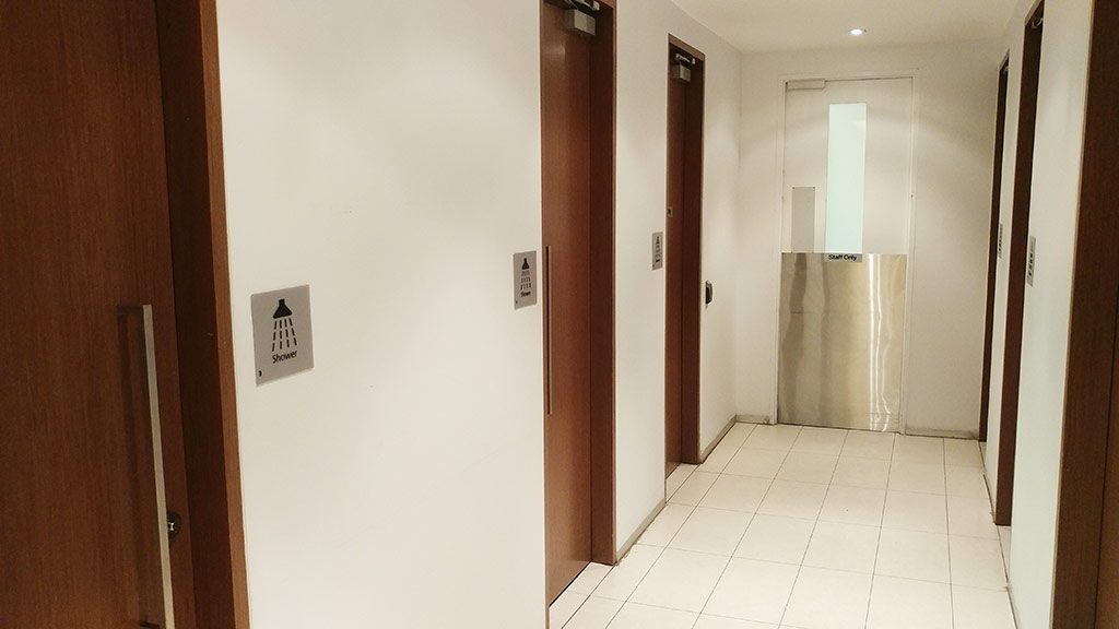 Qantas business class lounge Melbourne International review only1invillage