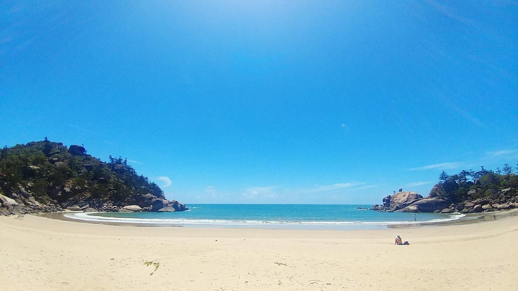 Discover attractions of Magnetic Island. Balding Bay is definitely worth the walk. A wide sandy bay with aqua water. Water is cold.