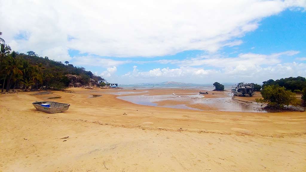 Attractions of Magnetic Island beaches of Magnetic Island