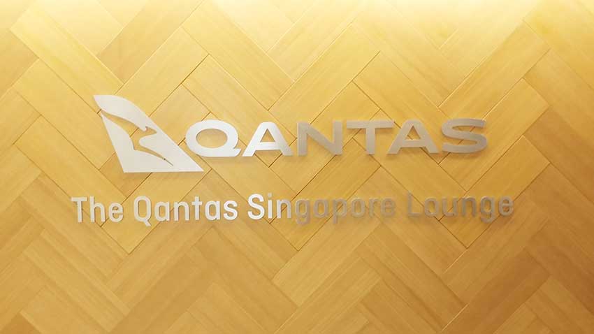 Review of Qantas Singapore Business Class Lounge 2
