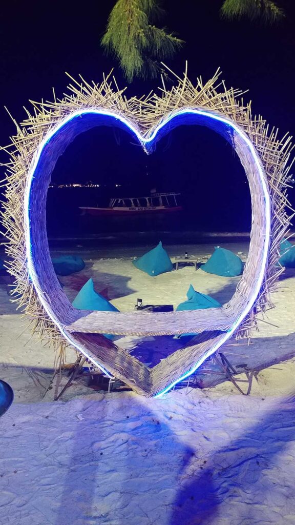 beach dining GiliT romantic things to do only1invillage